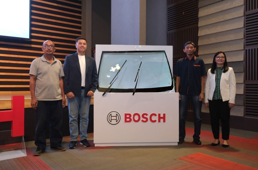 Bosch Indonesia bagikan 2.000 wiper Bosch Clear Advantage gratis dalam rangka kampanye “Berkendara Aman #TenangAdaBosch”