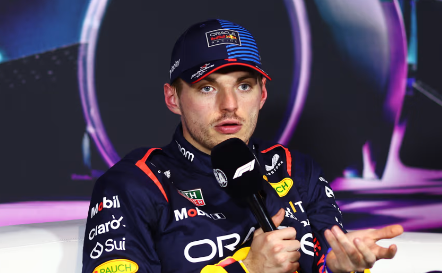 Verstappen menjawab lebih banyak pertanyaan tentang masa depannya di F1 dengan menegaskan pergantian tim 'tidak ada dalam pikiran saya'