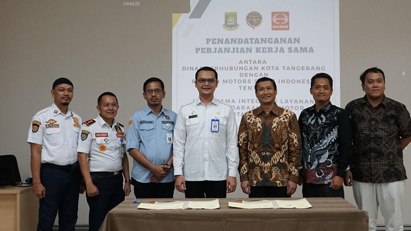 Hino Bersama Dinas Perhubungan Kota Tangerang  Melakukan Penandatanganan Perjanjian Kerja Sama Integrasi Layanan Uji Berkala Kendaraan Bermotor  