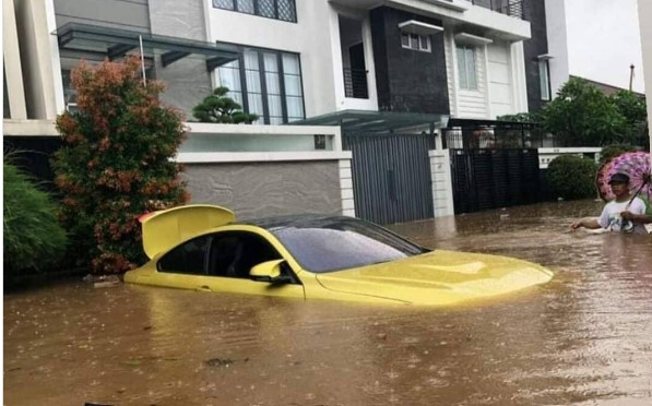 Mobil Kadung Terendam Banjir? Coba Tips Ini untuk Bantu Mengatasi Masalahnya