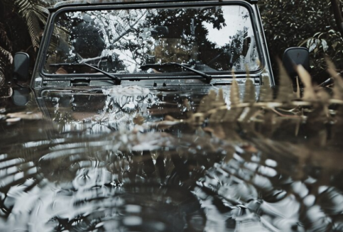 Mobil Kalian Terendam Banjir? Jangan Khawatir Lakukan Ini Aja Sob