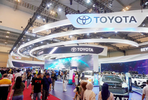Toyota Ajak Masyarakat Memanfaatkan Beragam Program Kepemilikan Mobil dan Merasakan Pengalaman Kemampuan Konektivitas Teknologi 1Connect
